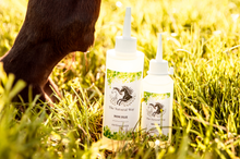 Charger l'image dans la galerie, Mok olie The Natural Way Laura Cleirens, 100 % natuurlijk duurzaam product middel oplossing voor paarden met mok, rasp, regenschurft, rainrot, essentiële oliën, korstjes kootholte